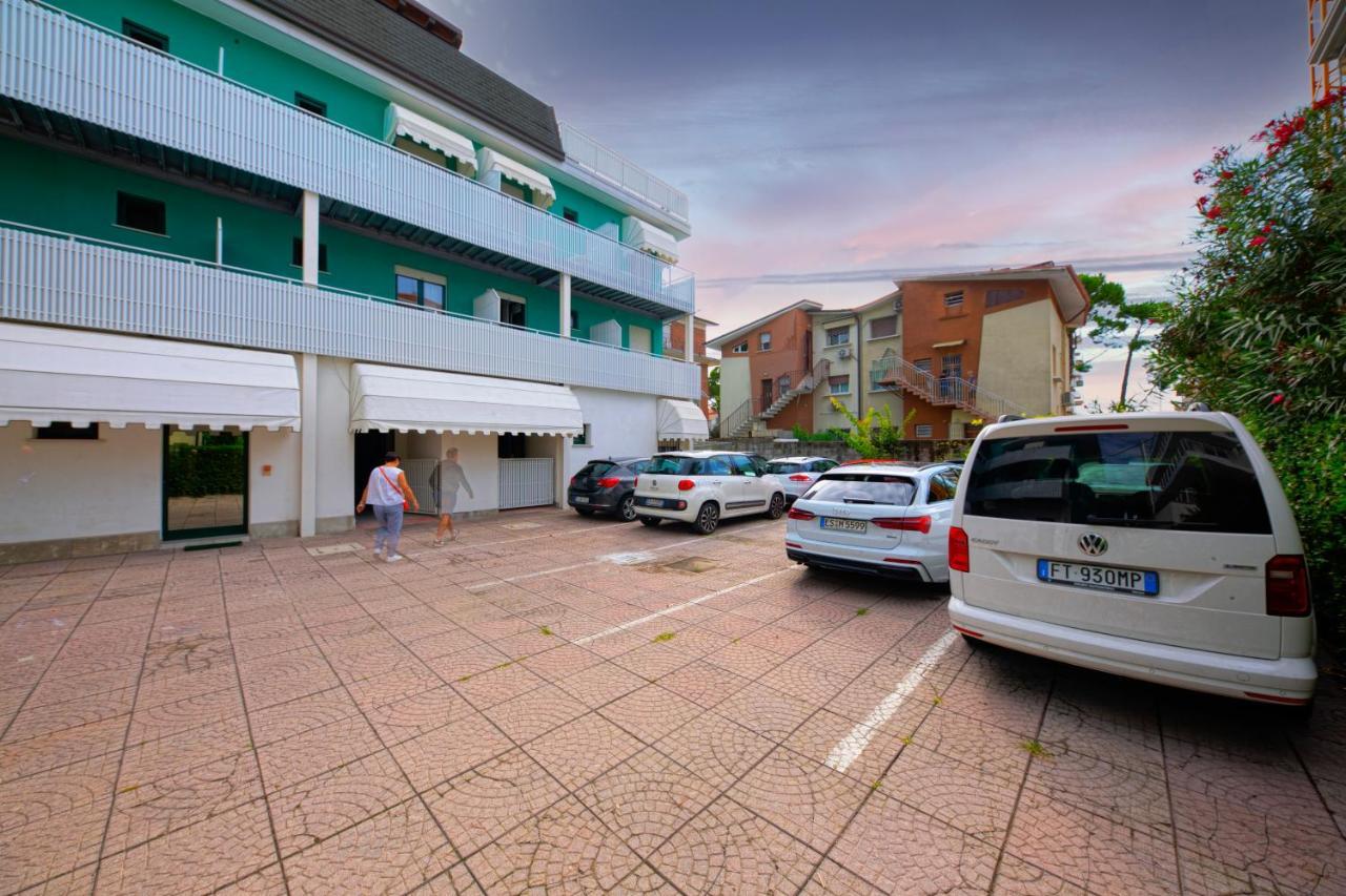 Hotel Olanda Lido di Jesolo Exterior photo